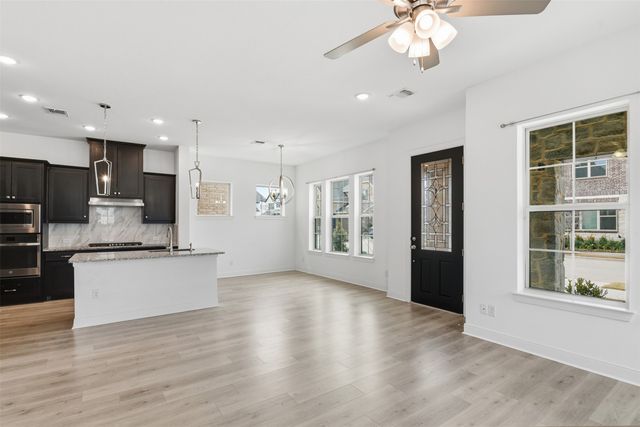 3127 Cliff Swallow Lane, Arlington, TX 76005