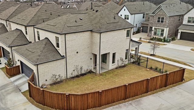 3127 Cliff Swallow Lane, Arlington, TX 76005