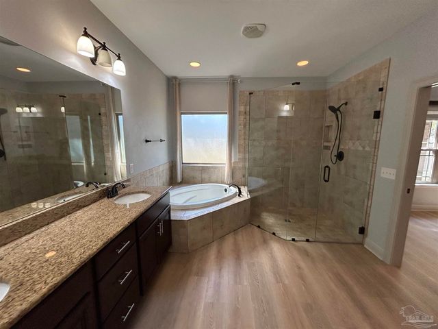 4081 Manchester Ct, Pace, FL 32571