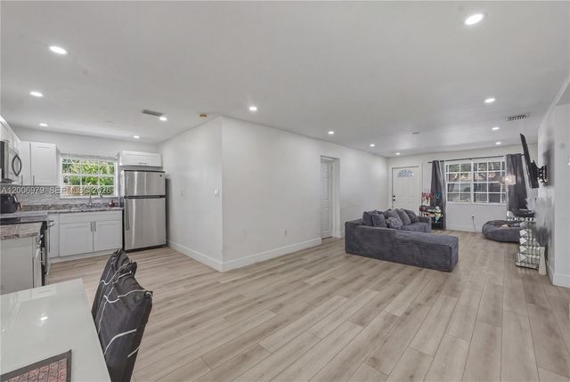 1657 SW 44th Ave, Fort Lauderdale, FL 33317