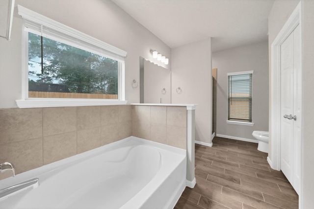 214 Emerald Thicket Lane, Huffman, TX 77336