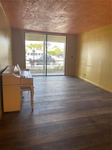 2861 Somerset Dr 107, Lauderdale Lakes, FL 33311