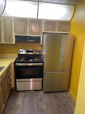 2861 Somerset Dr 107, Lauderdale Lakes, FL 33311