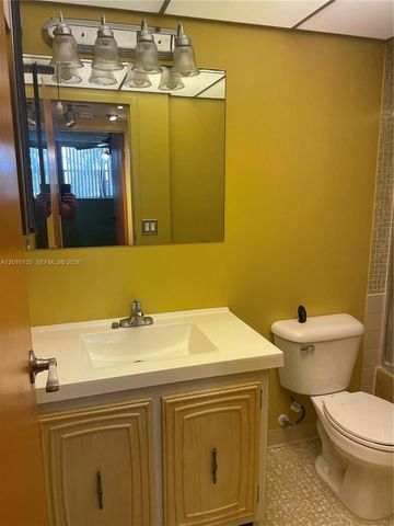 2861 Somerset Dr 107, Lauderdale Lakes, FL 33311