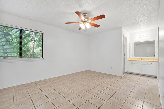 7242 Breeze Hollow, San Antonio, TX 78250