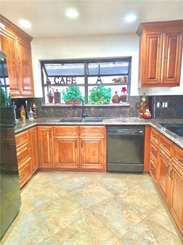1524 W Kildare, Lancaster, CA 93534
