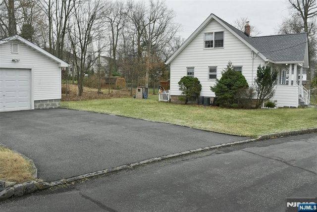 14 Intervale Road, Livingston, NJ 07039