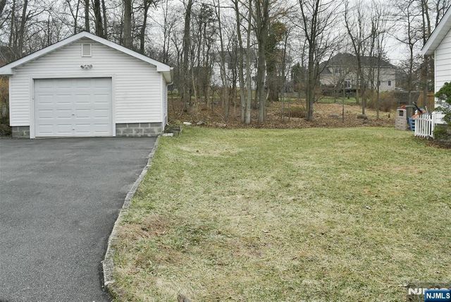 14 Intervale Road, Livingston, NJ 07039