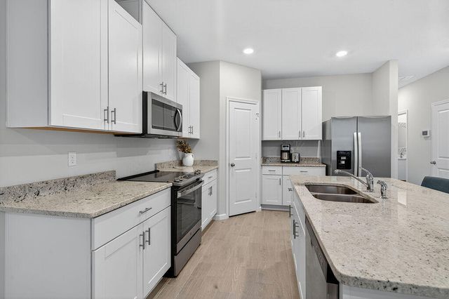 5696 SE Edgewater Circle, Stuart, FL 34997