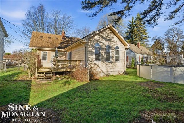 1313 Minnesota Avenue, Marysville, MI 48040