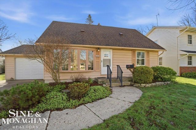 1313 Minnesota Avenue, Marysville, MI 48040
