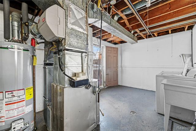 2535 Camel Drive, Sterling Heights, MI 48310