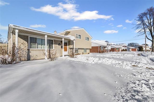 2535 Camel Drive, Sterling Heights, MI 48310