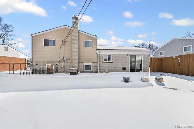 2535 Camel Drive, Sterling Heights, MI 48310