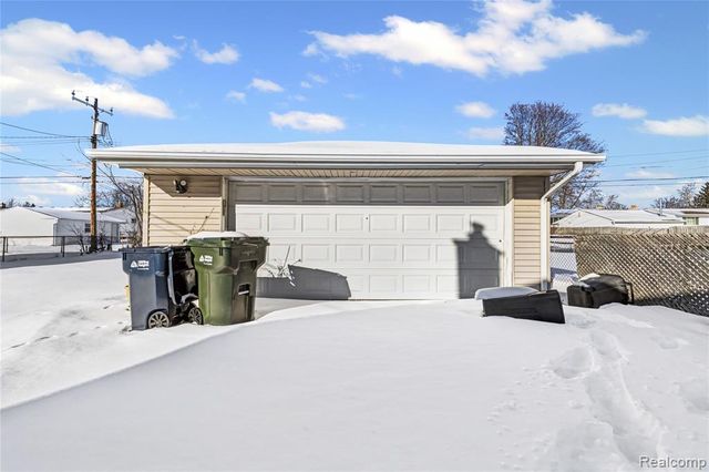 2535 Camel Drive, Sterling Heights, MI 48310