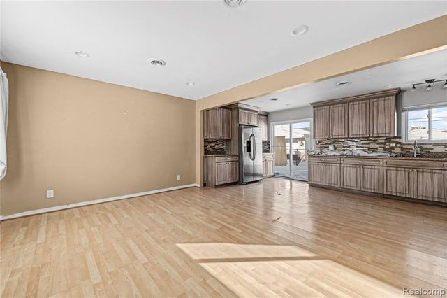 2535 Camel Drive, Sterling Heights, MI 48310