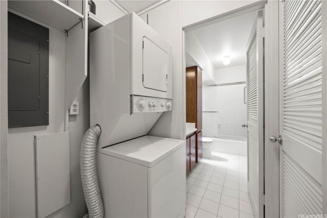 1545 Nehoa Street 703, Honolulu, HI 96822