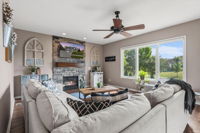 12032 Mallards Lake Parkway, Fort Wayne, IN 46845