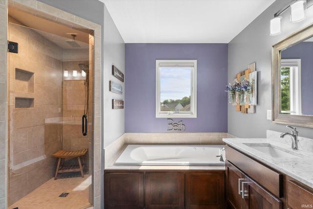 12032 Mallards Lake Parkway, Fort Wayne, IN 46845