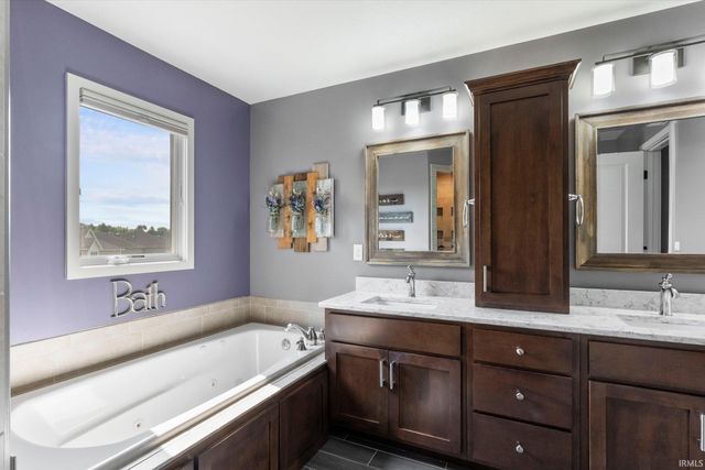 12032 Mallards Lake Parkway, Fort Wayne, IN 46845