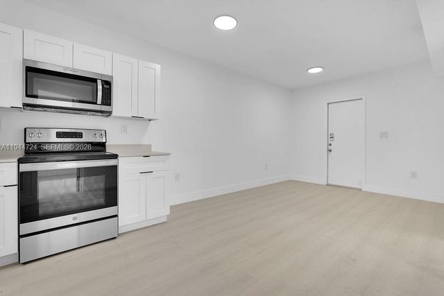 1814 NW 2nd Ct, Miami, FL 33136