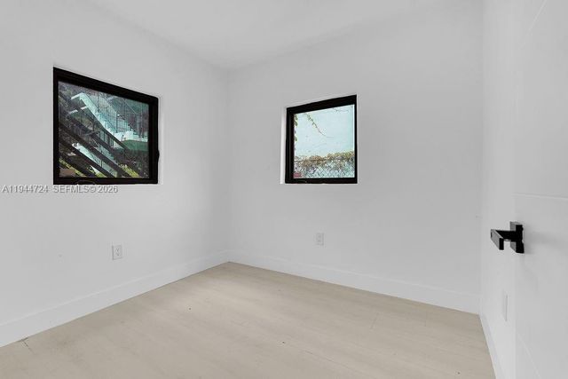 1814 NW 2nd Ct, Miami, FL 33136