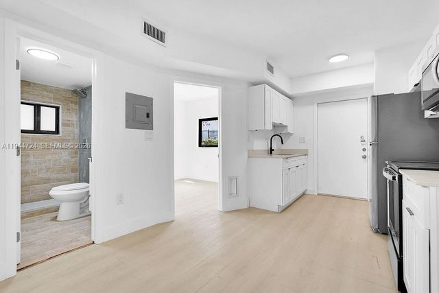 1814 NW 2nd Ct, Miami, FL 33136