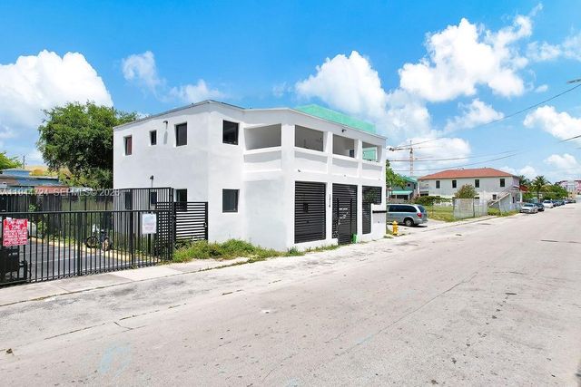 1814 NW 2nd Ct, Miami, FL 33136