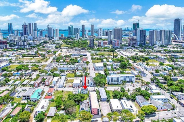 1814 NW 2nd Ct, Miami, FL 33136