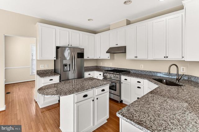 8903 YELLOW HAMMER DR, Gainesville, VA 20155