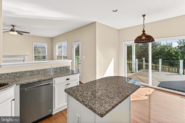 8903 YELLOW HAMMER DR, Gainesville, VA 20155