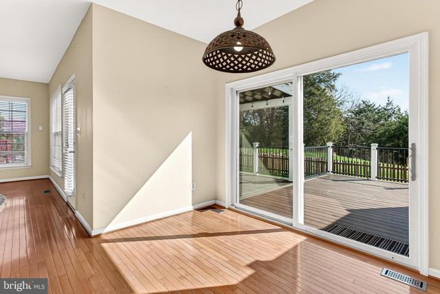 8903 YELLOW HAMMER DR, Gainesville, VA 20155