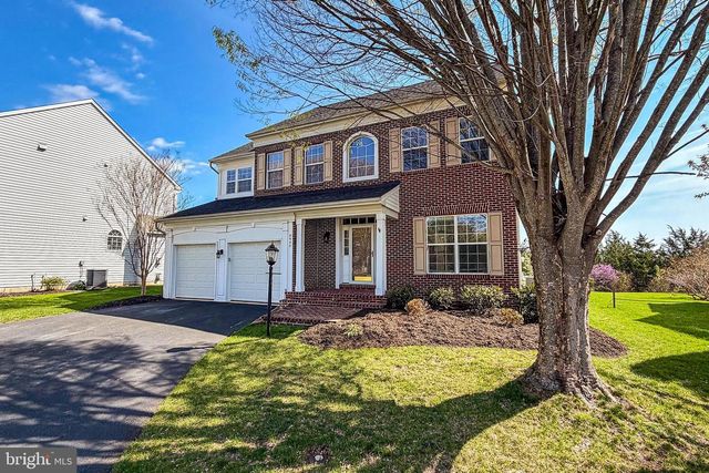 8903 YELLOW HAMMER DR, Gainesville, VA 20155
