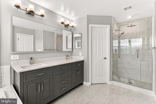 8903 YELLOW HAMMER DR, Gainesville, VA 20155