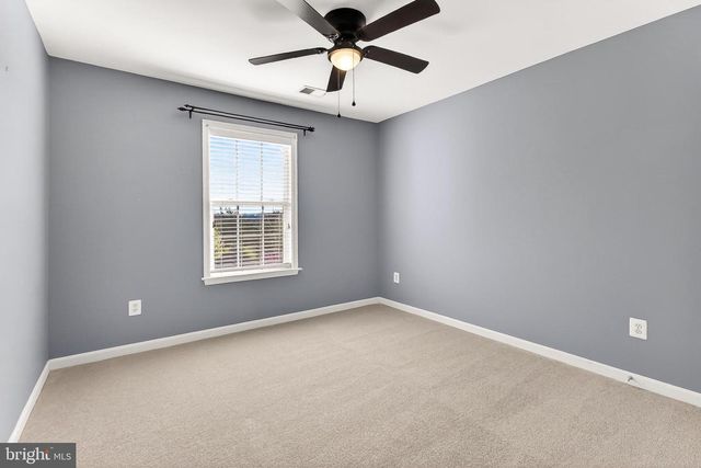 8903 YELLOW HAMMER DR, Gainesville, VA 20155