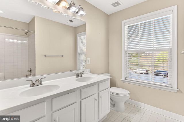 8903 YELLOW HAMMER DR, Gainesville, VA 20155
