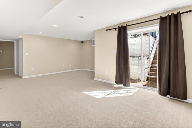8903 YELLOW HAMMER DR, Gainesville, VA 20155