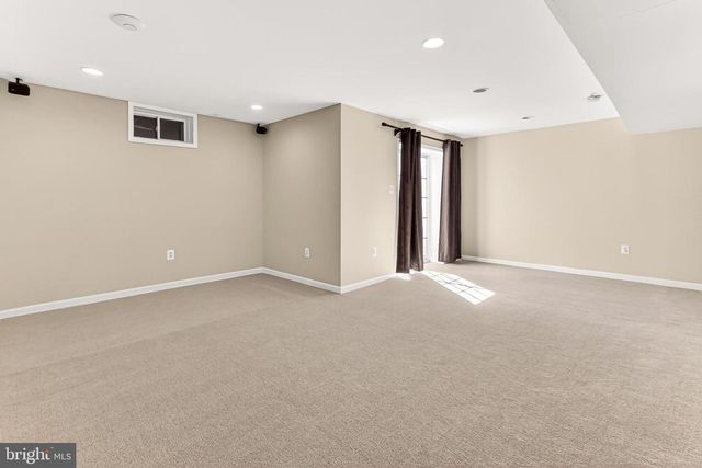 8903 YELLOW HAMMER DR, Gainesville, VA 20155