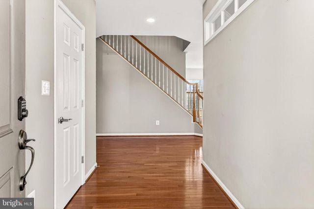 8903 YELLOW HAMMER DR, Gainesville, VA 20155