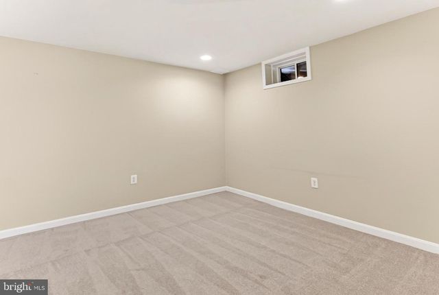 8903 YELLOW HAMMER DR, Gainesville, VA 20155