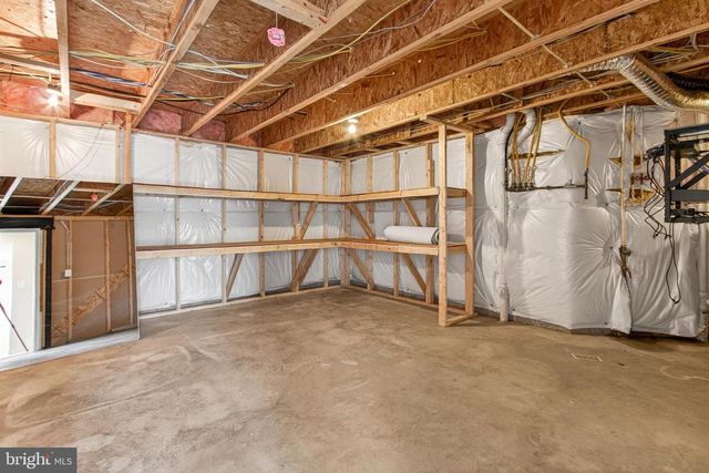 8903 YELLOW HAMMER DR, Gainesville, VA 20155