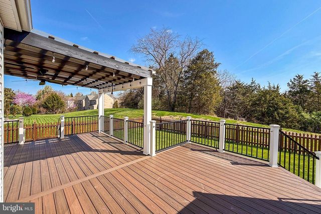 8903 YELLOW HAMMER DR, Gainesville, VA 20155