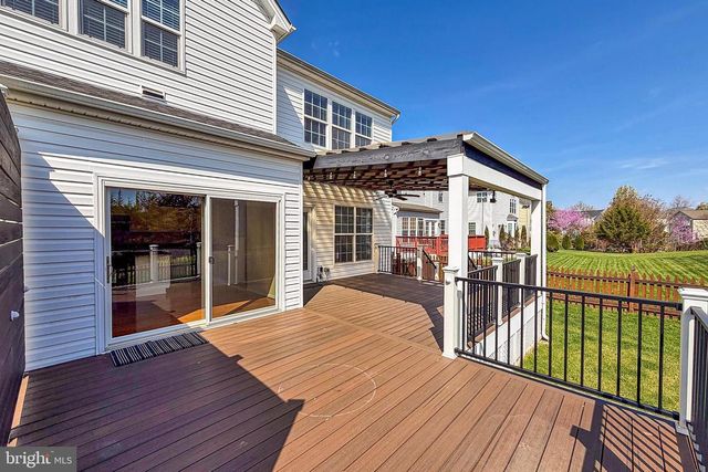 8903 YELLOW HAMMER DR, Gainesville, VA 20155