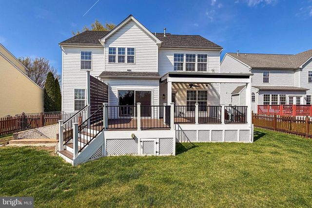 8903 YELLOW HAMMER DR, Gainesville, VA 20155