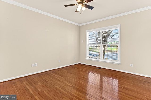 8903 YELLOW HAMMER DR, Gainesville, VA 20155