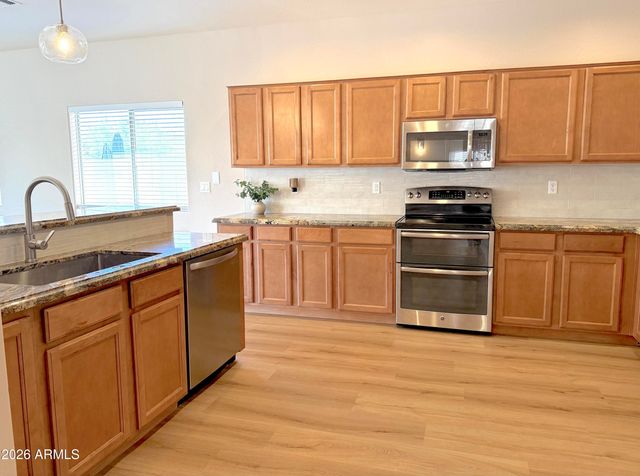 3751 W WHITMAN Drive, Anthem, AZ 85086