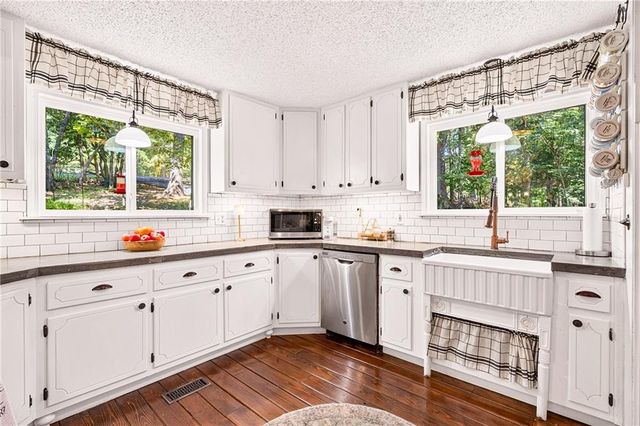 158 Beaver Lake Drive, Ellijay, GA 30540