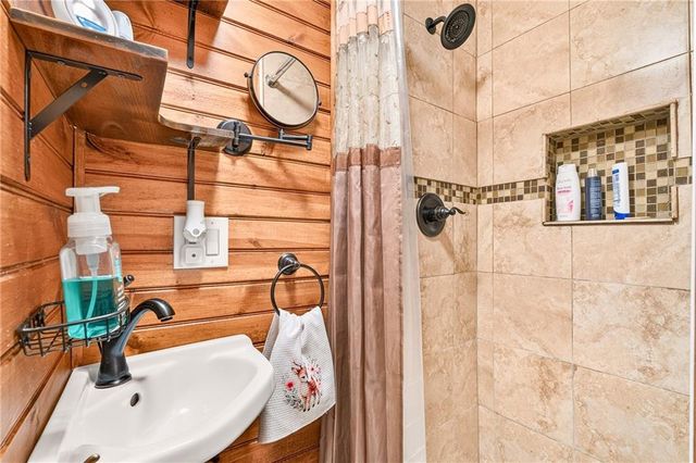 158 Beaver Lake Drive, Ellijay, GA 30540