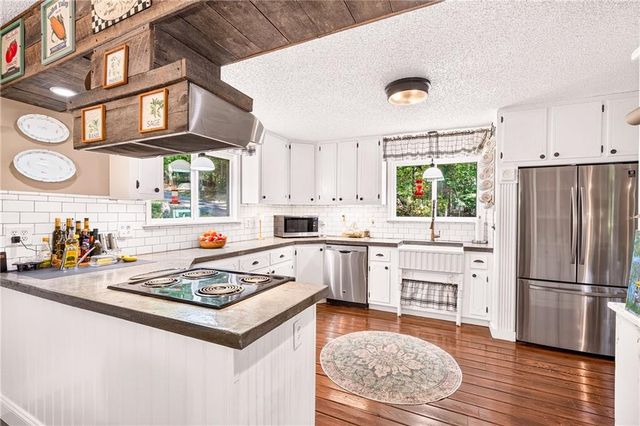 158 Beaver Lake Drive, Ellijay, GA 30540