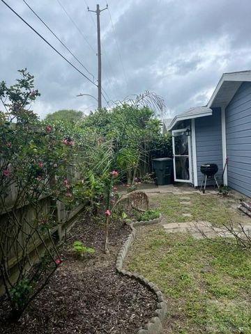 7217 Poplar Drive, Galveston, TX 77551